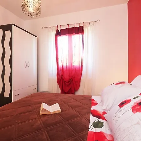 La Rouge Apartman Zára