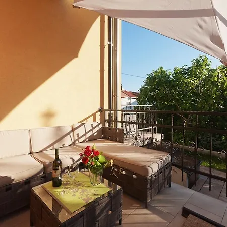 La Rouge Apartman