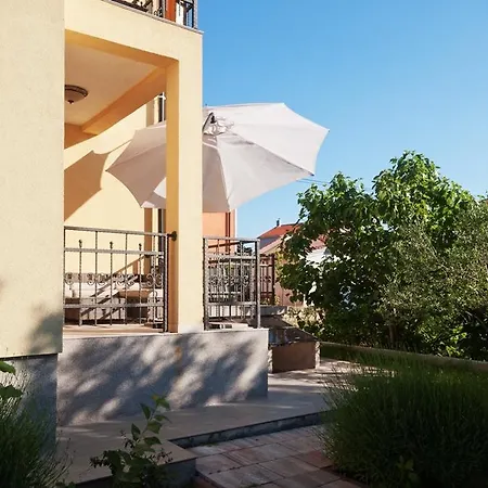 Apartman La Rouge *